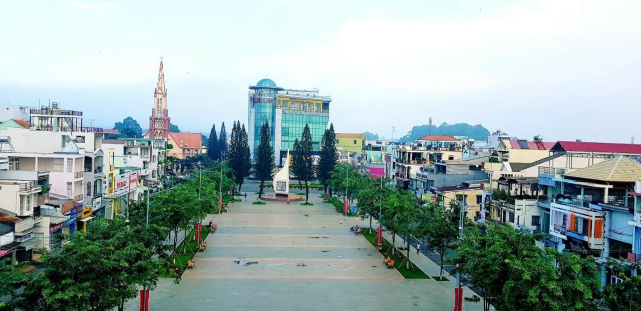 Quoc Thanh Hotel Long Khanh 外观 照片