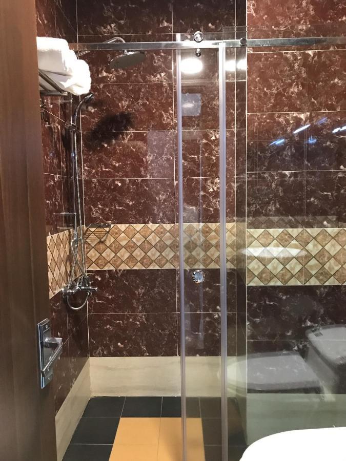 Quoc Thanh Hotel Long Khanh 外观 照片
